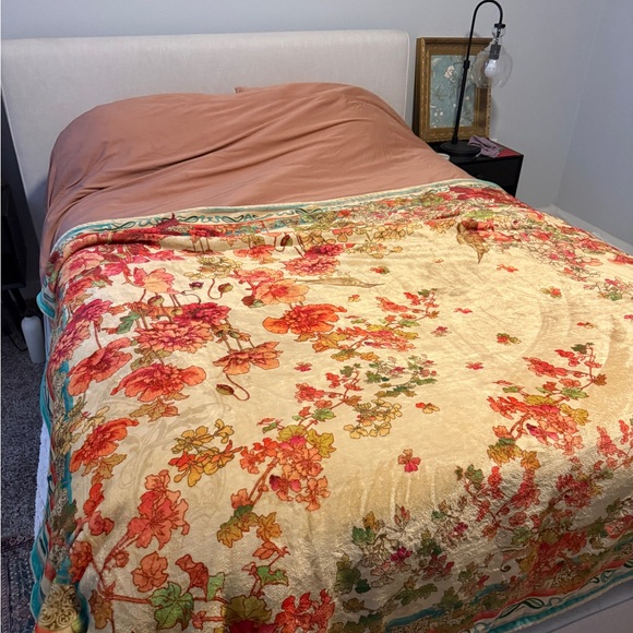 Johnny Was Multicolor Floral Patchwork Fleece Blanket Throw - Picture 2 of 5